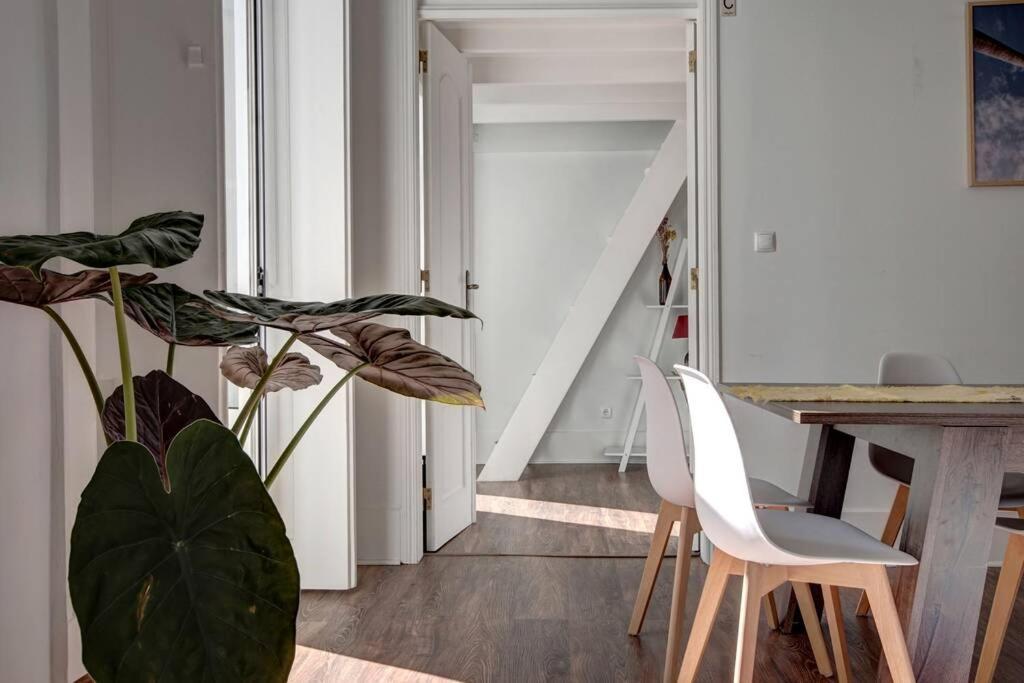 Unique Sao Bento Apartment Ideal For A Group Lisboa Exterior foto