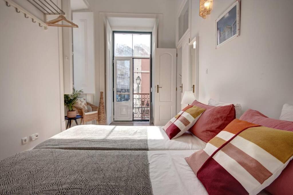 Unique Sao Bento Apartment Ideal For A Group Lisboa Exterior foto
